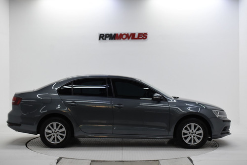 Imagen 9 de 14 de Volkswagen Vento Advance Summer 2.0 Manual 2016 Rpm Moviles