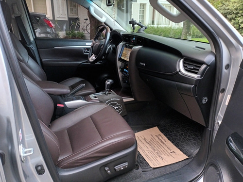 Imagen 7 de 15 de Toyota Sw4 2019 2.8 Srx 177cv 4x4 7as At