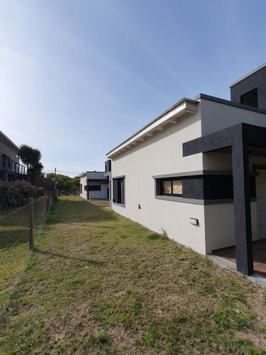 Casa Sobre Costanera De Nueva Atlantis - Financiada