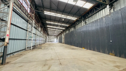 Puerta Sur Las Acacias/san Eugenio 650 M2. Uso Molesto
