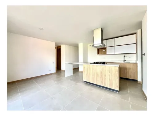 Rhbr-14403 Apto Piso 2 Envigado, Los Cristales