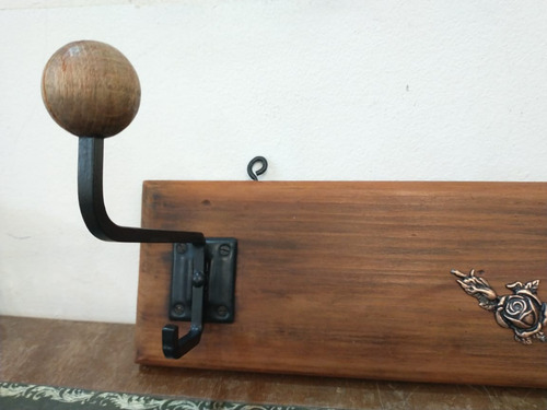 Imagen 2 de 6 de Antiguo Perchero De Madera