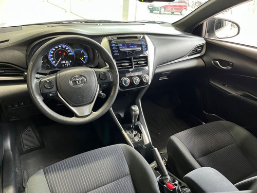 Imagem 8 de 10 de Yaris Xl 1.3 Flex 16v 5p Aut.