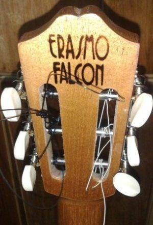 Imagen 2 de 3 de Guitarra Erasmo Falcon Acustica De Estudio Con Corte