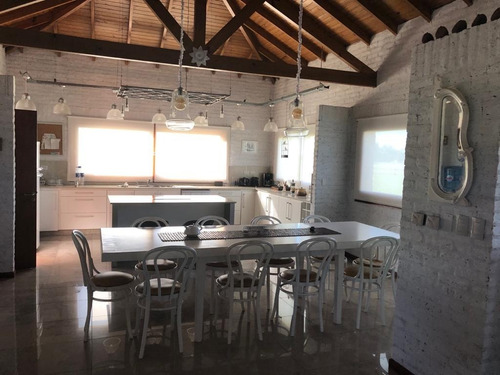 Imagen 5 de 25 de Casa De Campo En Alquiler En Barrio Cerrado