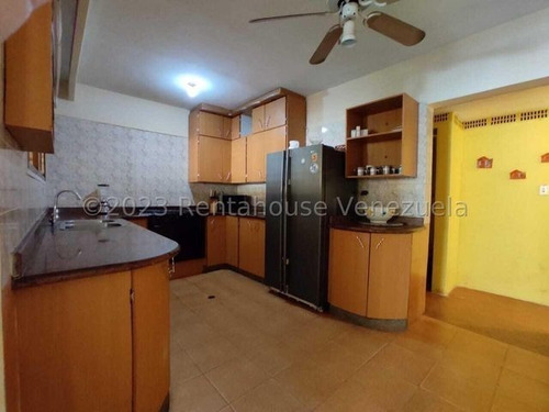 Imagen 12 de 27 de Amplia Casa En Venta Urb. Piedra Pintada La Victoria 23-18371 Ejc 04243439046