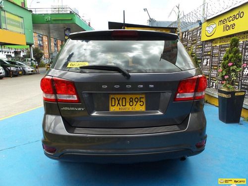 Imagen 7 de 25 de Dodge Journey