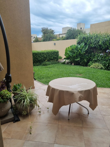 Casa En Venta Jardin Claret 4 Dormitorios Con Pileta