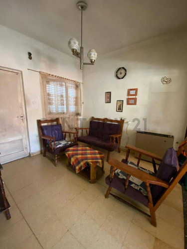 Venta O Permuta De Casa A Reciclar De 2 Dormitorios + Departamento En Tandil