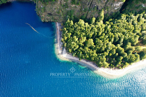 Patagonia, Paradisiaca Rivera Del Lago La Paloma