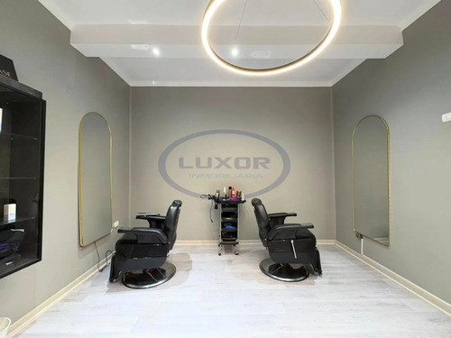 Casa Comercial De 2 Pisos En Arriendo Para Distintos Rubros