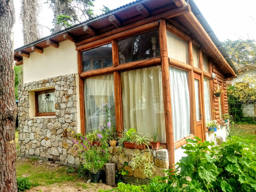 Vendo Dos Casas En Villa Gesell A 4 Cuadras Del Mar Y 3 Del
