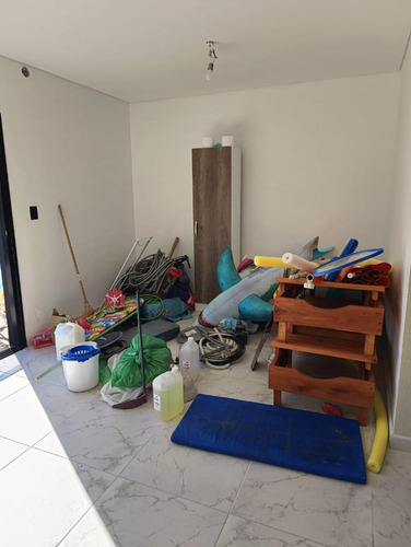 Casa En Venta - 3 Dormitorios 2 Baños - 380mts2 - San Vicente