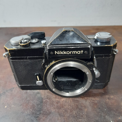 Imagem 1 de 9 de Câmera Fotográfica Metal Antiga Nikon Nikkormat Não Funciona