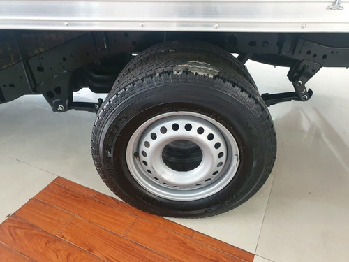 Imagen 11 de 14 de Nissan Np300 2020 2.5 Chasis Cabina Dh Aa Pack Seg Mt