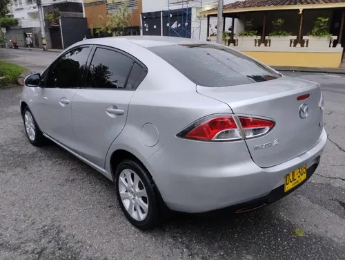 Mazda 2 Sedan Automatico