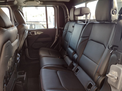 Imagen 9 de 15 de Jeep Gladiator Rubicon 3,6l 4x4 At8 Fisica My21 Lop