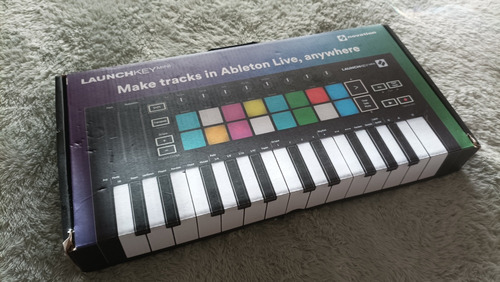 Novation Launchkey Mini Mk3 (como Nuevo)