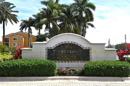 Venta De Departamento En Condominio De Lujo