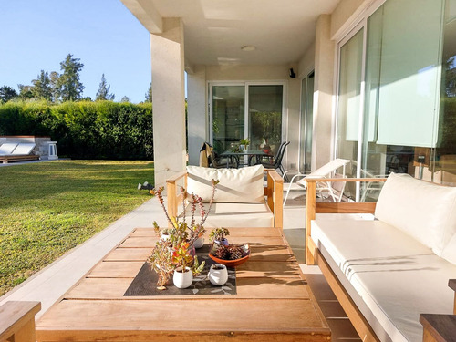 Venta De Casa 5 Ambientes En Saint Thomas Este, Canning