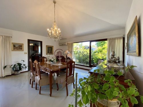 Imagen 9 de 28 de Hermosa Casa, Ubicada En Un Lugar Inmejorable!