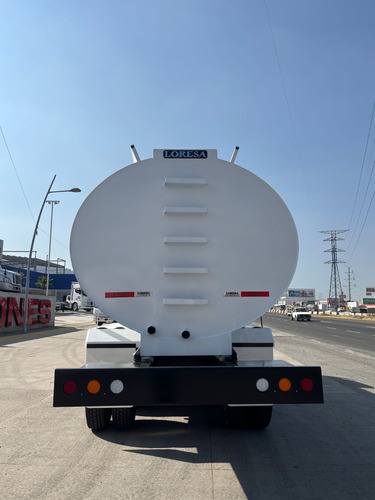 Freightliner Cascadia Camión Pipa De 20,000 Litros