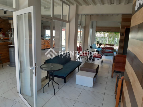Local Comercial En Venta En Quintero, Con Patente Completa