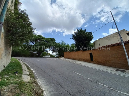 Estupendo Townhouse En La Trinidad 25-1356