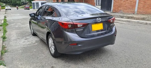 Mazda 3 2.0 Touring