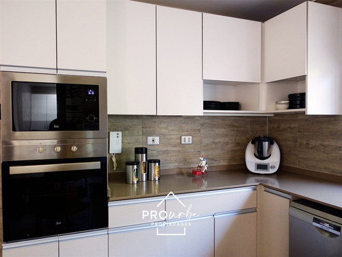 Casa En Venta De 4 Dorm. En Lo Barnechea