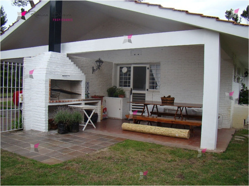 Casa En Mansa, 3 Dormitorios *- Ref: 7789