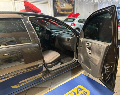 Chevrolet Corsa Chevrolet Corsa Hatch 2012 1.4 Flex Maxx Completo Manual Preto