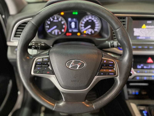 Imagem 10 de 15 de Hyundai Elantra 2017
