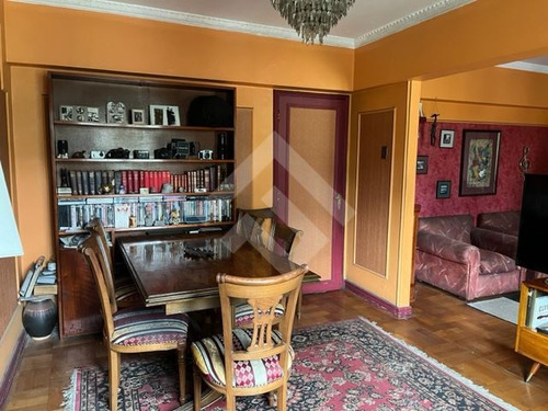 Departamento En Venta De 4 Dorm., 2 Baños En Ñuñoa