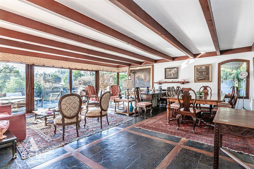 Casa De Dos Pisos En Los Dominicos Antiguo, Las Condes