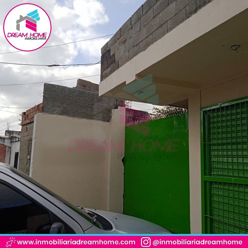 Imagen 2 de 6 de Local Frente A Lesbia Plater - Cua