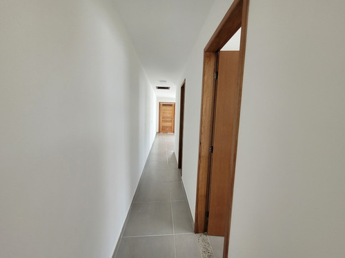 Imagem 9 de 20 de Casa Em Itaipuaçu, 2 Quartos, Churrasqueira. Próximo A Praia E Condução. 750