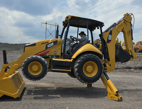 Retroexcavadora Caterpillar 420 F 4x4 Kit Hid 2014