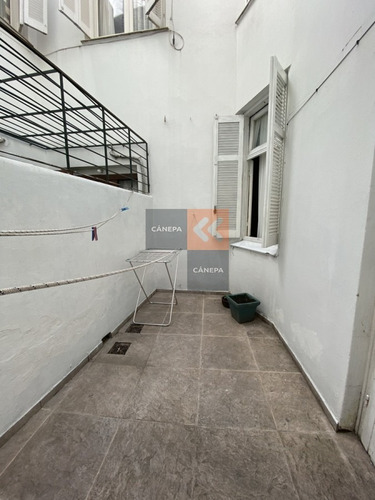 Apartamento A La Venta En Punta Carretas En Planta Baja- Ref: 8720