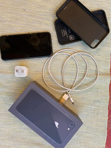 iPhone 8 Usado 64 Gb, 100% Caja, Accesorios, De Remate! (Usado)