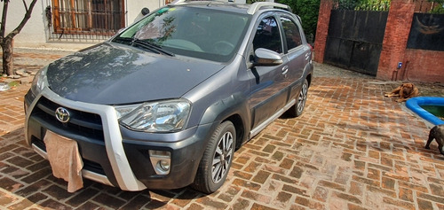 Toyota Etios 1.5 Cross 2016