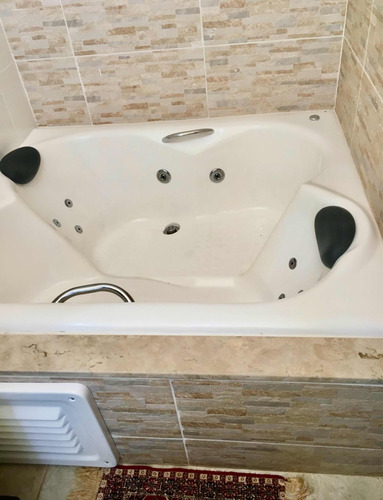 Chácara Linda Com Boa Oportunidade E Confições