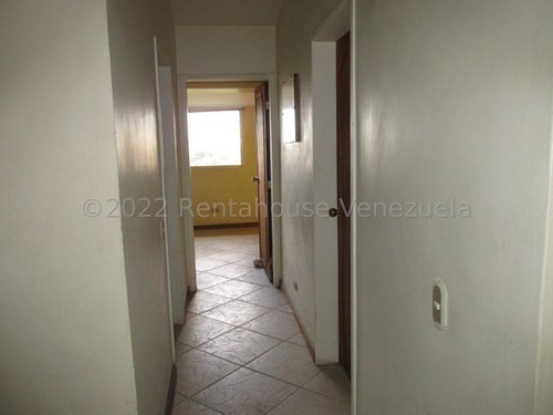 Imagen 9 de 24 de Mayerling Gonzalez Bm Vende Casa Mls #22-27882