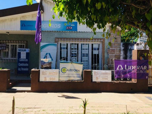 Venta - Casa Americana A Reciclar De 3 Ambientes - Villa Luzuriaga