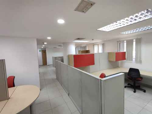 Oficina En Alquiler En Urb El Parral,valencia, Cc Reda Building .  142mts,26puestos De Trabajo,4 Ofic,piso3.   Ag/  Yeca