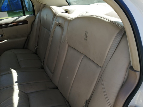 Lincoln Town Car Cartier Piel At