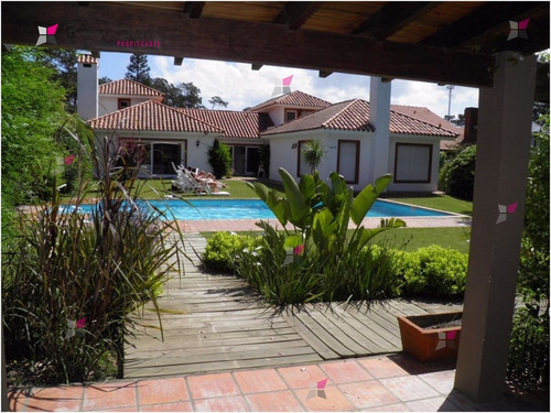 Estupendo Chalet En San Rafael,- Ref: 7453