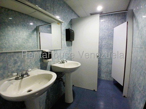 Oficina En Alquiler Los Cortijos De Lourdes Mls 25-15550 Yf