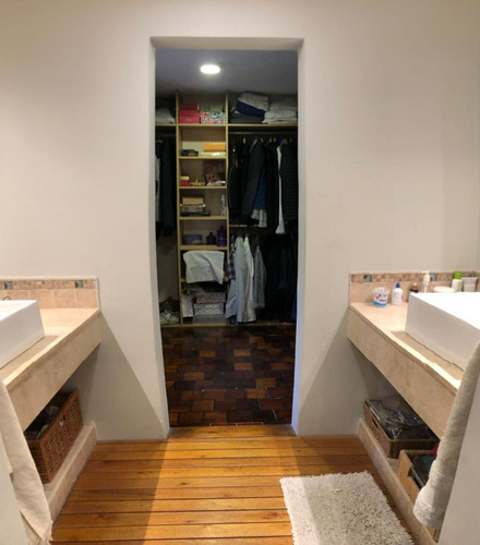 Venta - Casa 3dorm + Depto - Patio Y Pileta