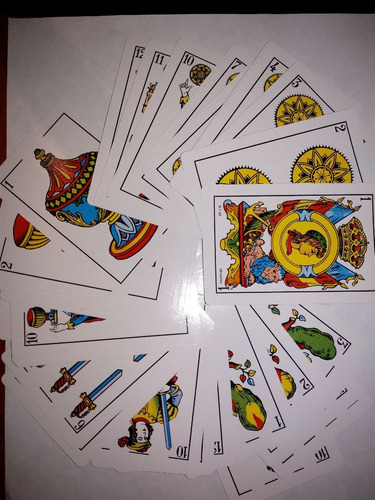 Imagen 4 de 6 de Barajas Cartas Españolas Naipe Juegos D Mesa Azul Y Rojo